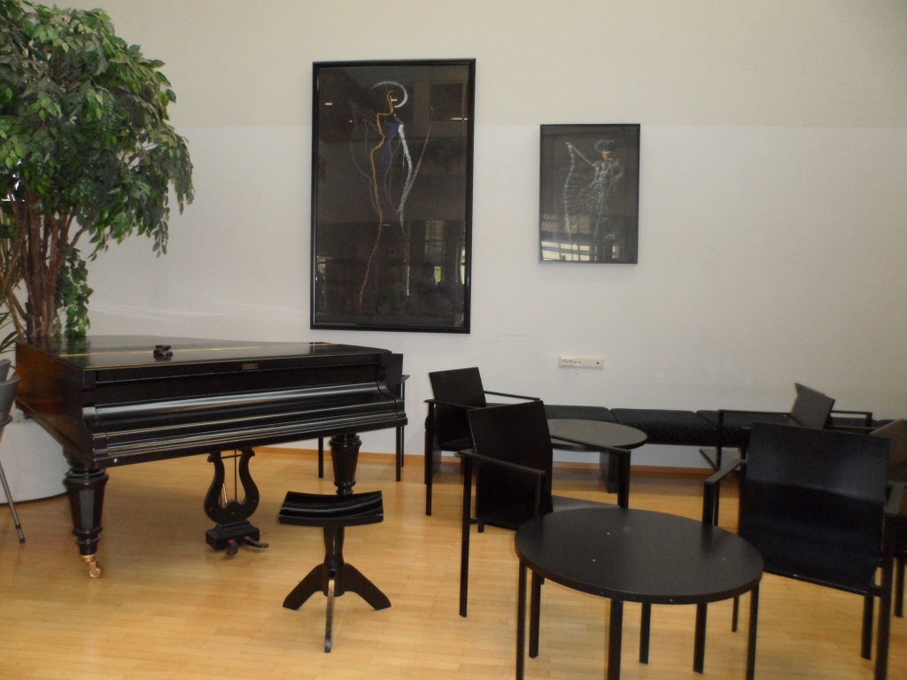 Piano room by tiss