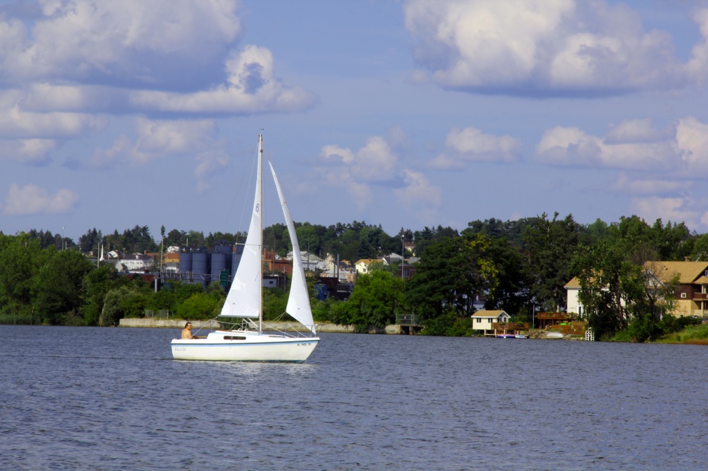 Sailing in Indian Lake by hjbenson