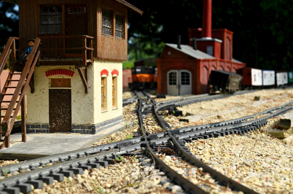 Obsolete train tracks by myhrhelper