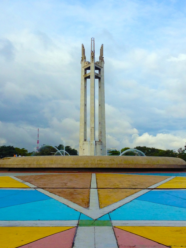 Quezon City Circle by gavincci