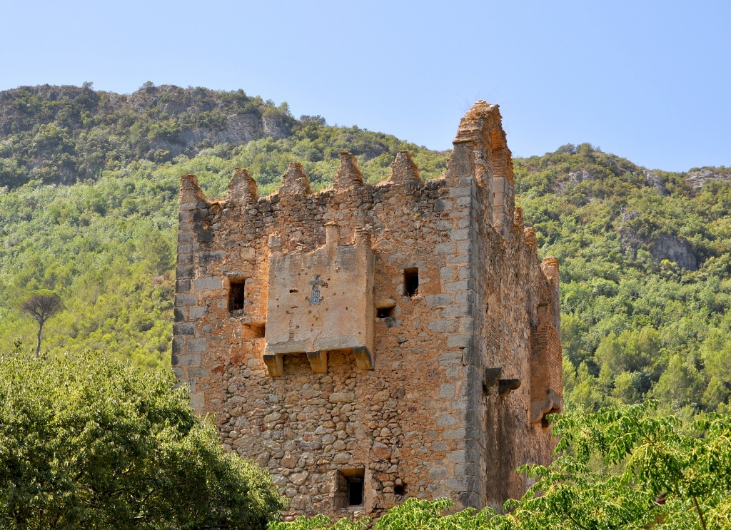 Monastery ruins... by philbacon