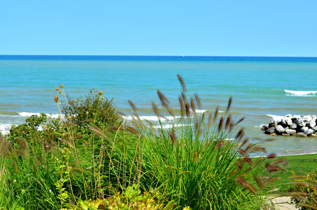 Lake Michigan shorline by myhrhelper