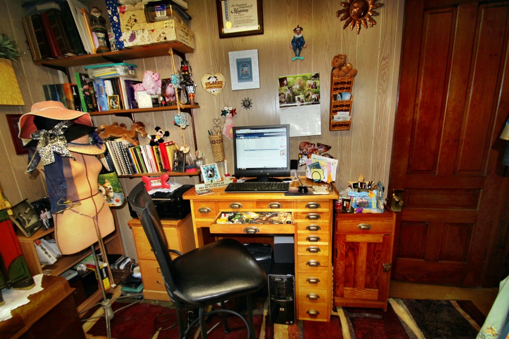 Dad's Desk by cdonohoue