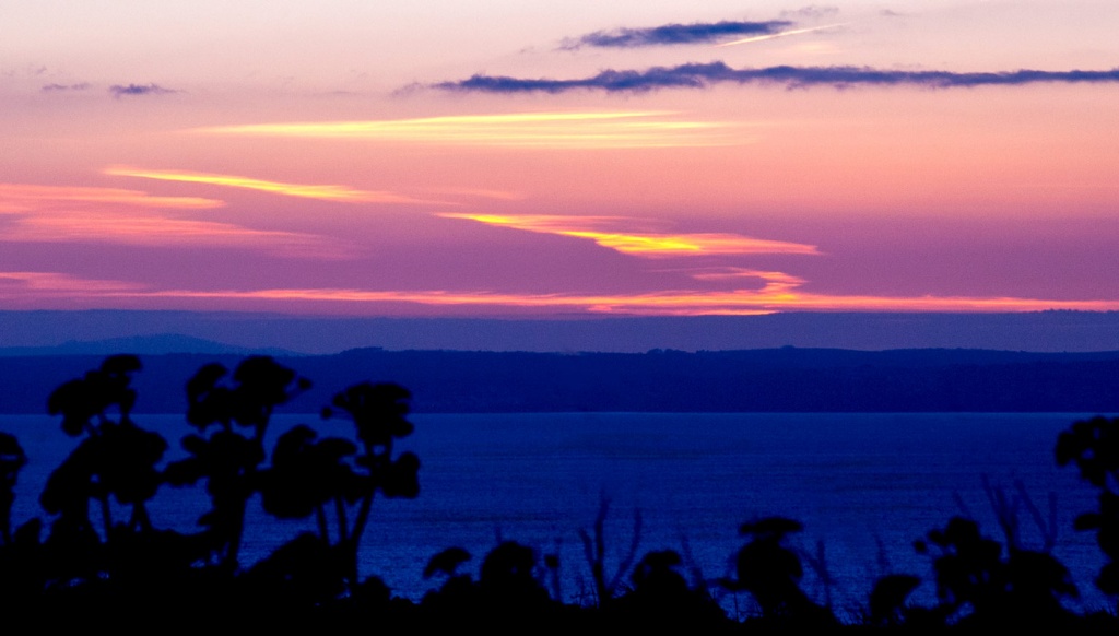 Twilight in a Cornish bay by netkonnexion