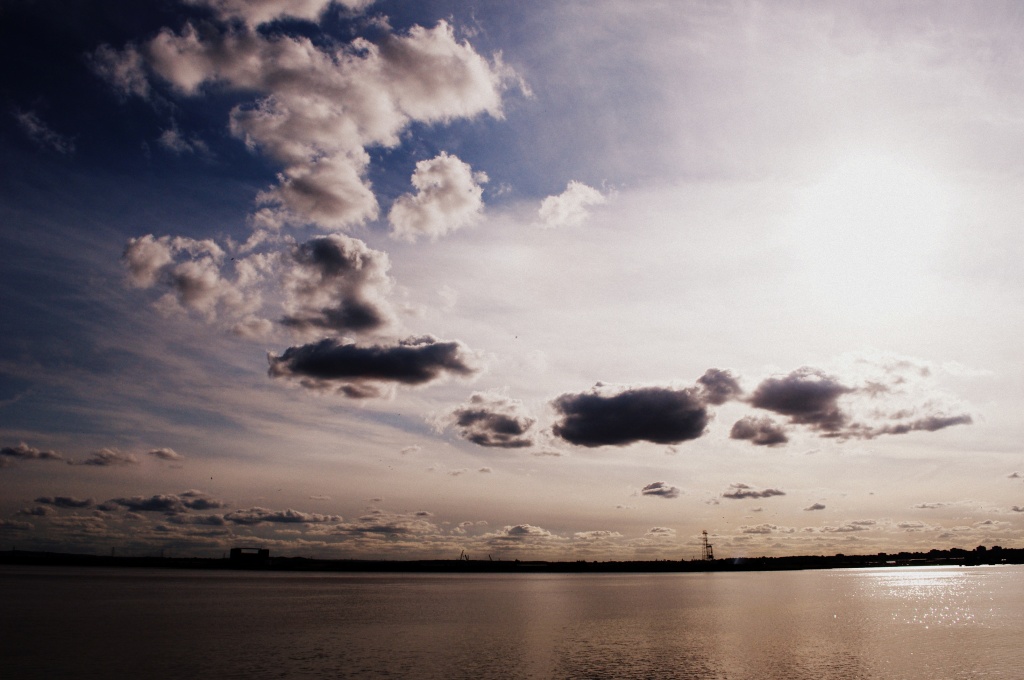 Thames Sky by andycoleborn