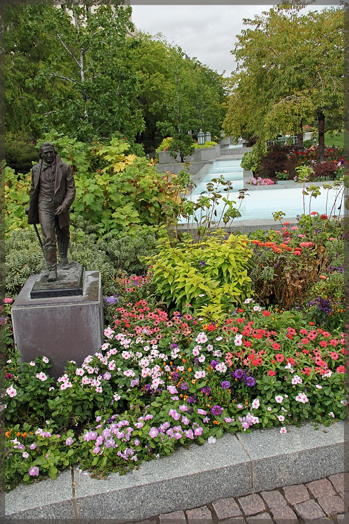 Temple Square Garden by hjbenson