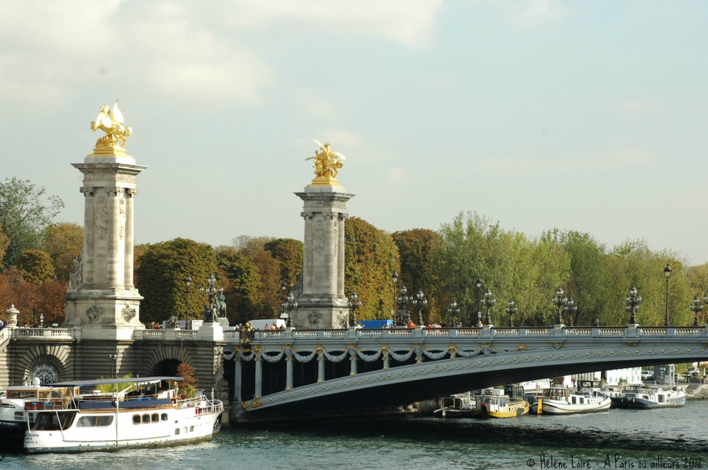 Living on a boat near Alexandre III bridge by parisouailleurs