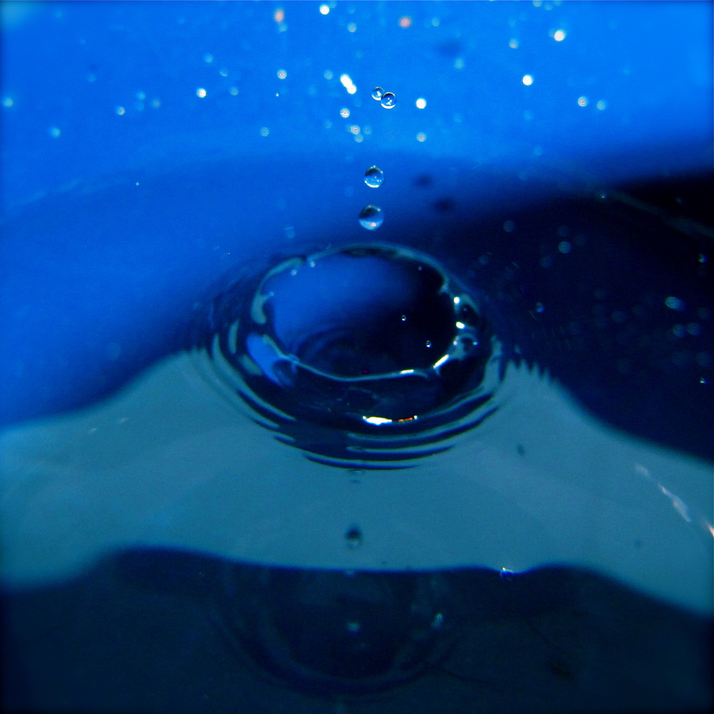 H2O/Blue - Either-or/Rainbow October Challenges by alia_801