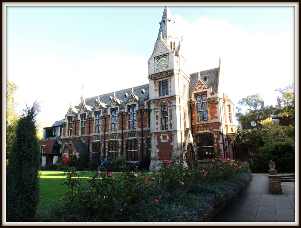 A college in Cambridge by rosiekind