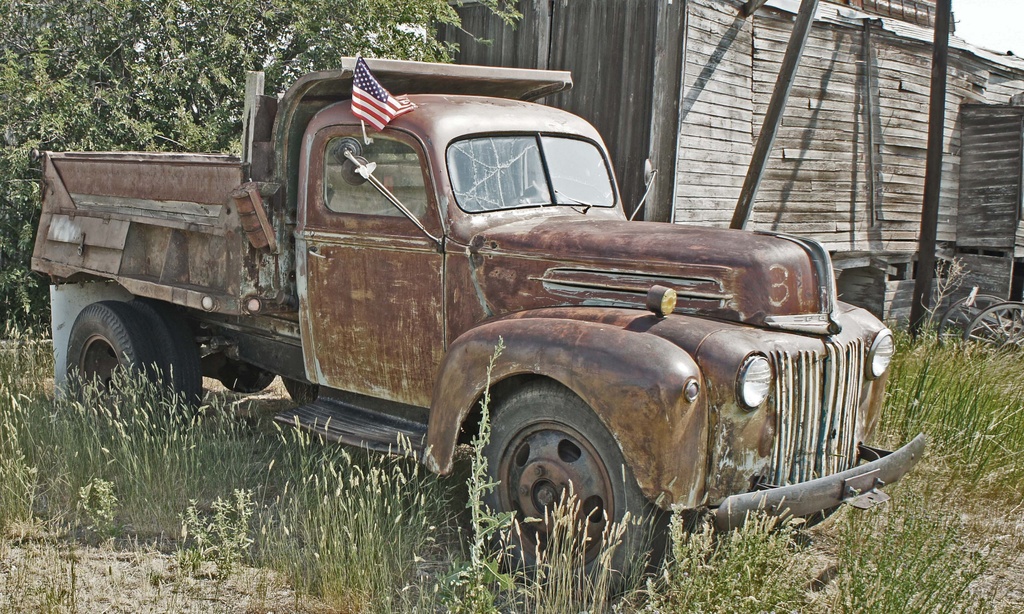 old truck and old glory by dmdfday