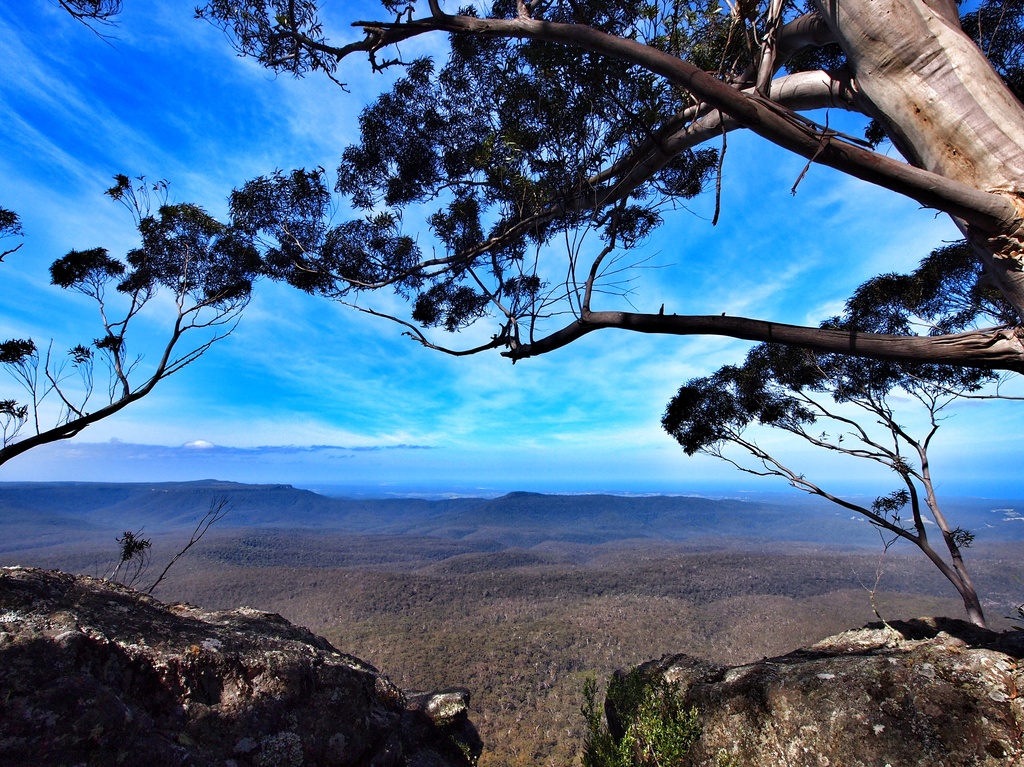 Looking east towards the Pacific by peterdegraaff