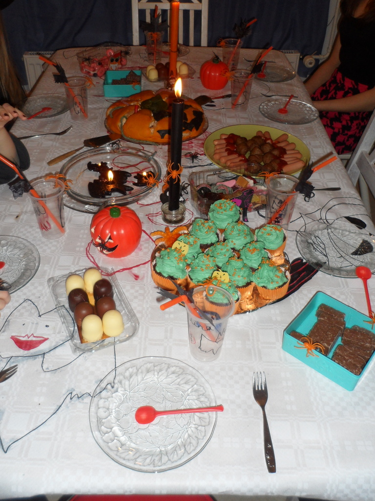 Halloween party by tiss