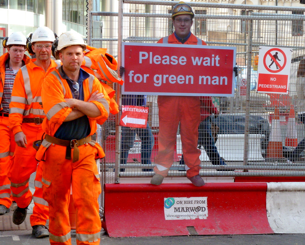 Please wait for green man by boxplayer
