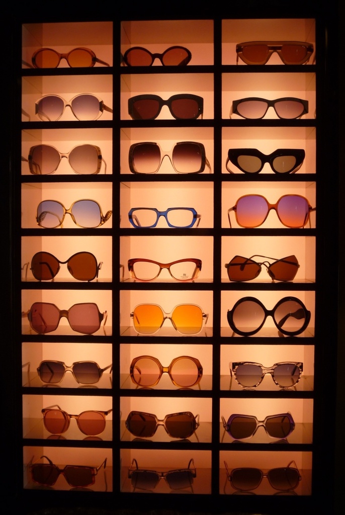 Eyeglass display by handmade