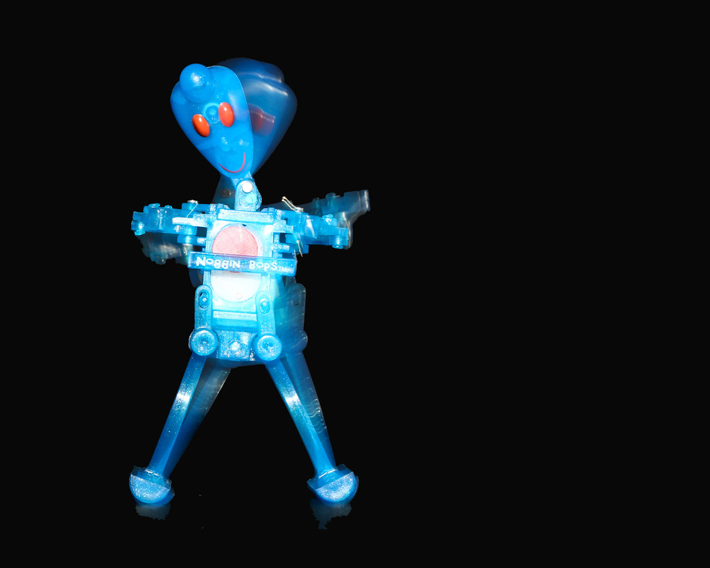 Dancing blue robot man... by northy