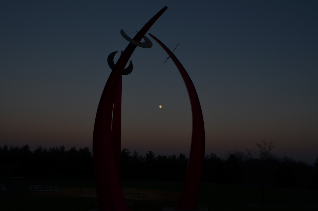 Sculpting The Moon     sooc by lesip