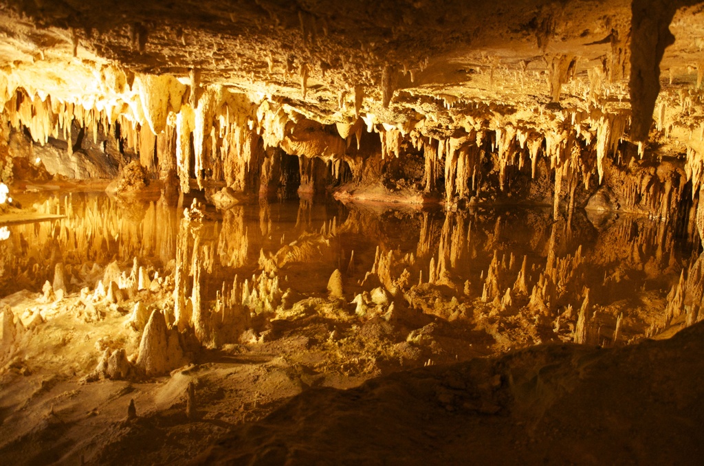 Lurary Caverns by dora