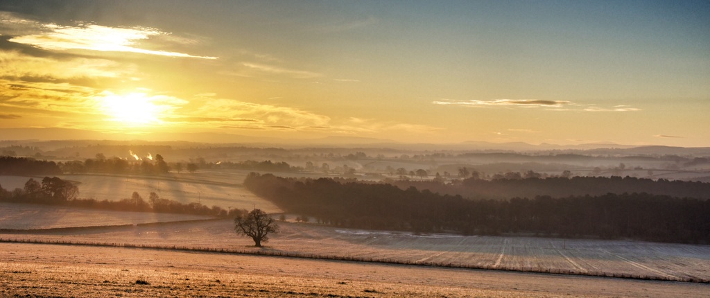 Sunrise in Cumbria by jesperani