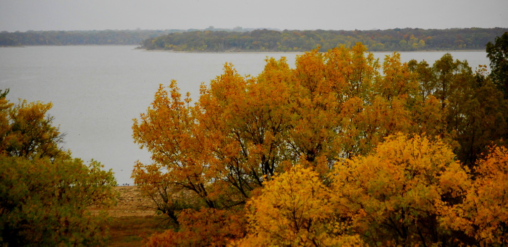 Autumn Lake Scene by kareenking