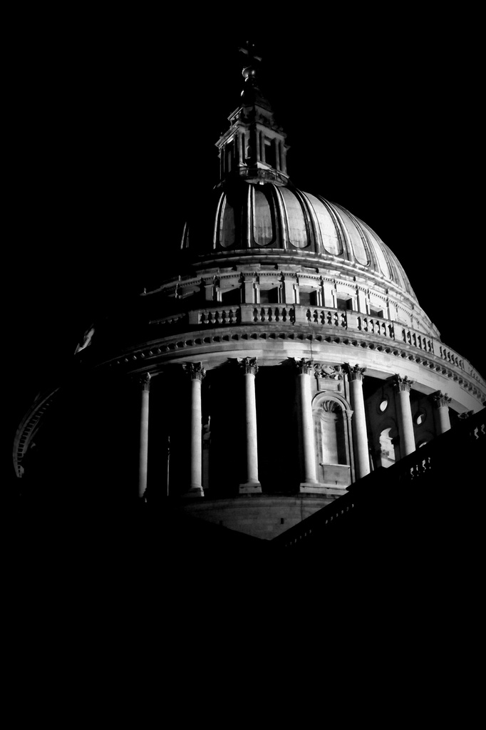 St Pauls at Night by emma1231