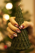 19th Dec 2012 - Christmas nails :)