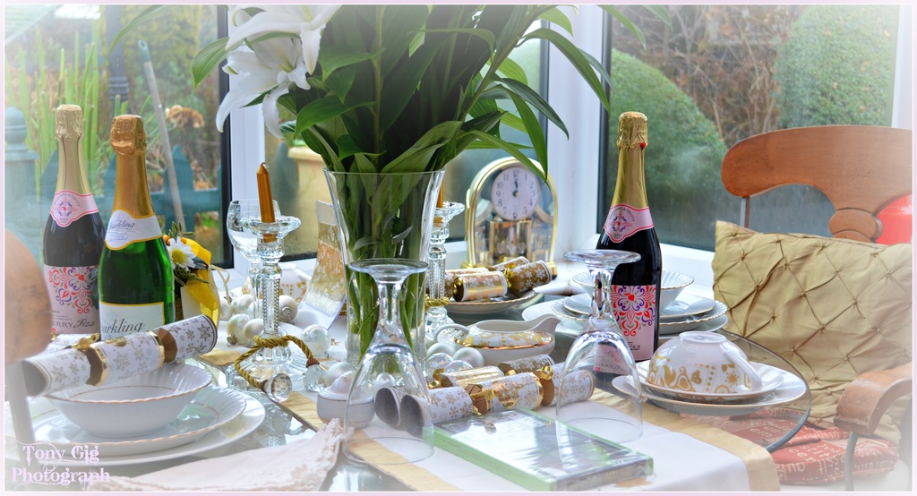Festive Table by tonygig