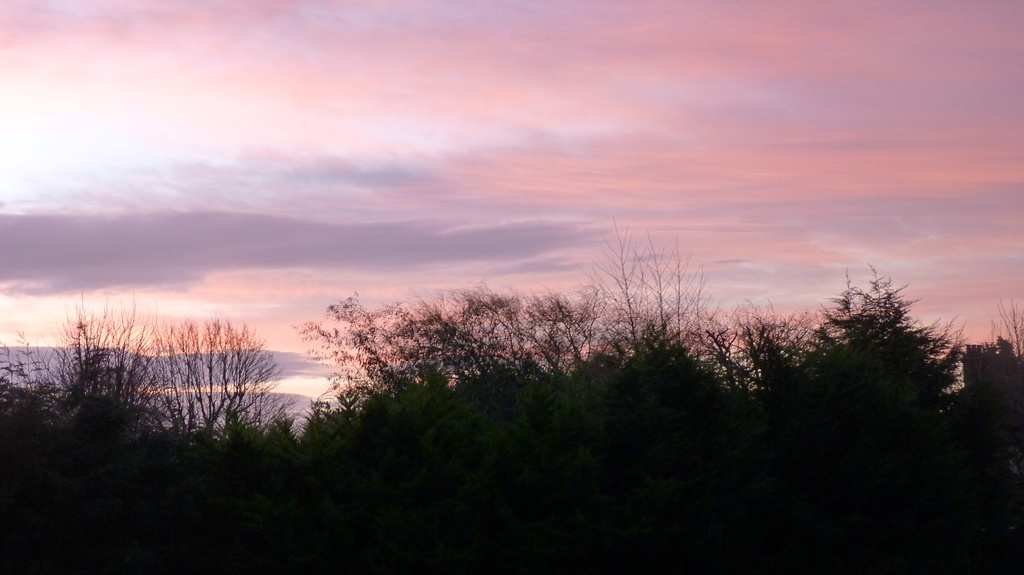 Sunrise over Trimley by lellie