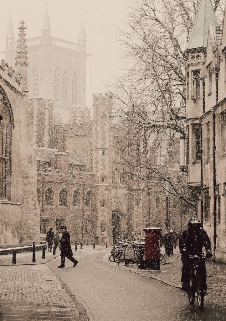 Snow in St John's Street by judithg