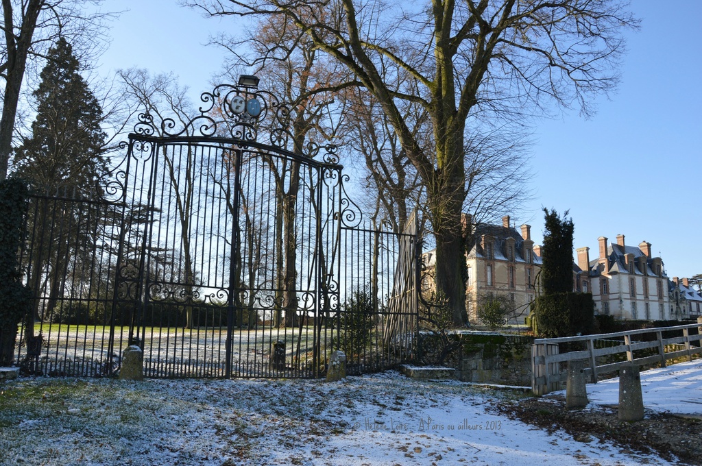 Thoiry castle by parisouailleurs