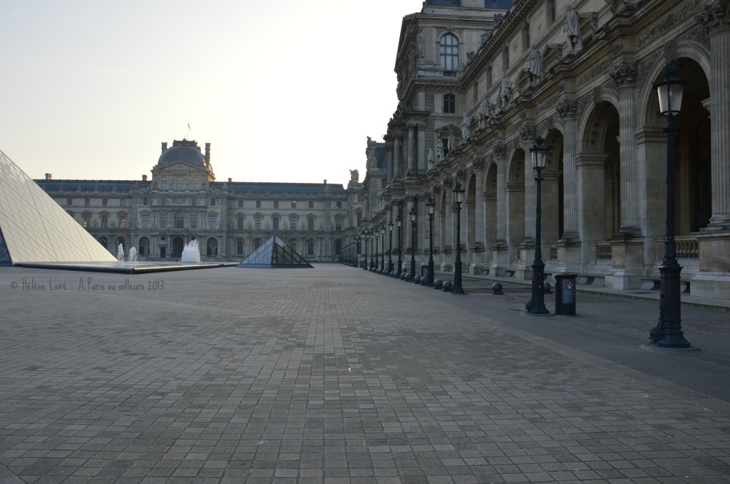 Empty Louvre by parisouailleurs