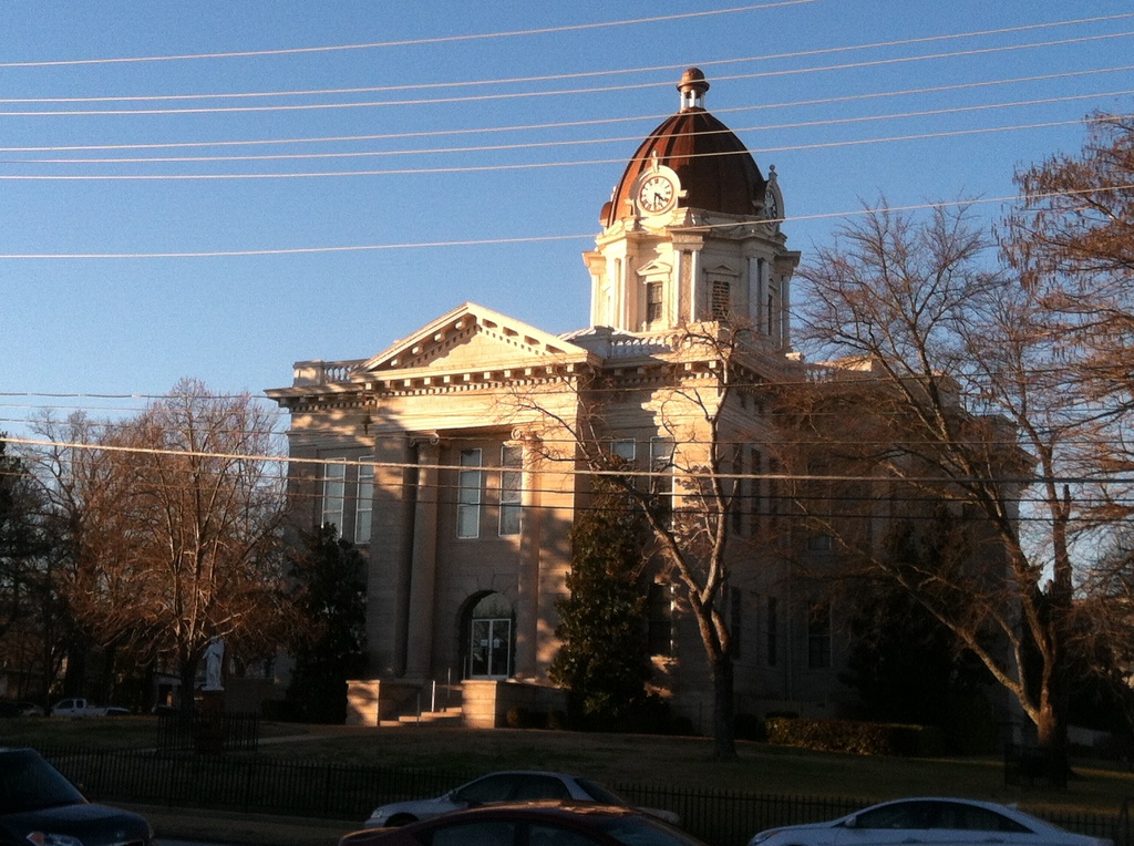 Lee County Courthouse by graceratliff