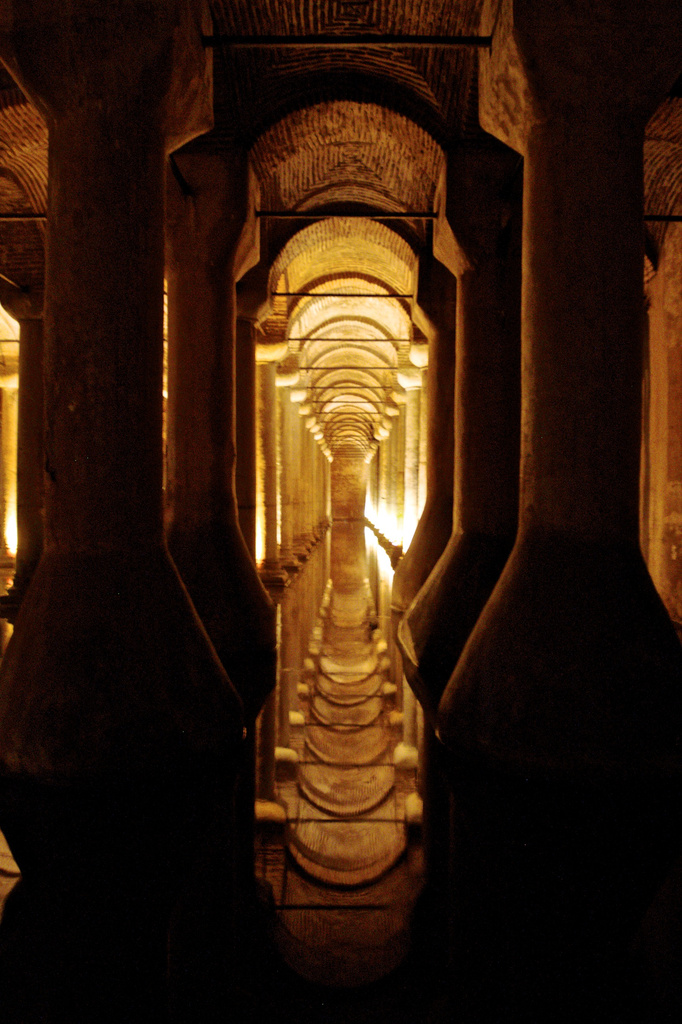 Basilica Cistern by jyokota