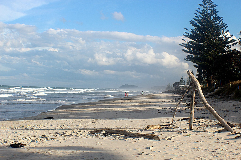 The sand,the sea & the sky. by happypat