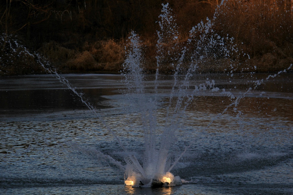 Ice On The Fountain by digitalrn