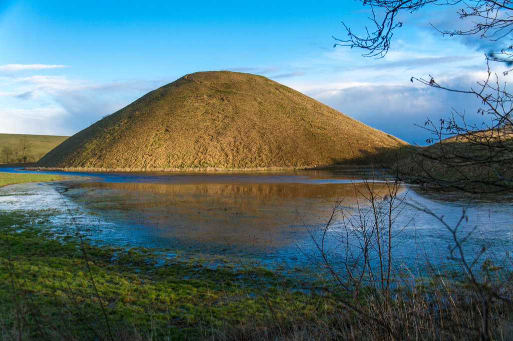 Day 27 - Silbury Hill by snaggy