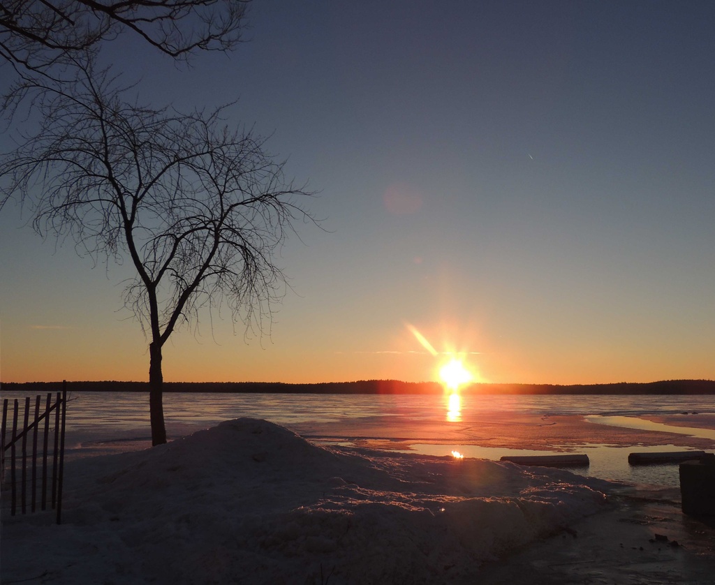 White Lake Sunset by sunnygreenwood