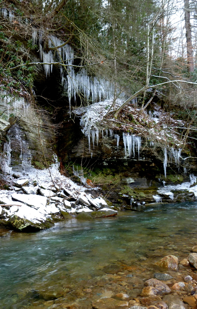Icicles over Stoney Creek by calm