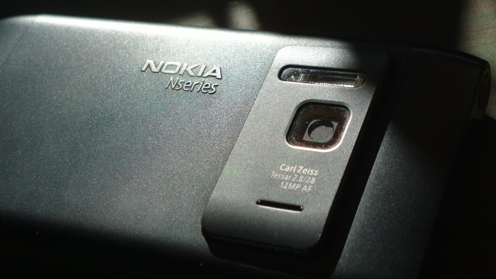 Nokia N8 by petaqui