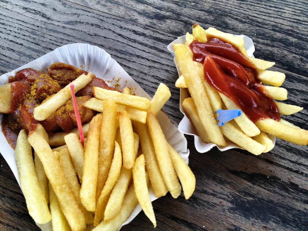 Currywurst & Chips.. by cityflash