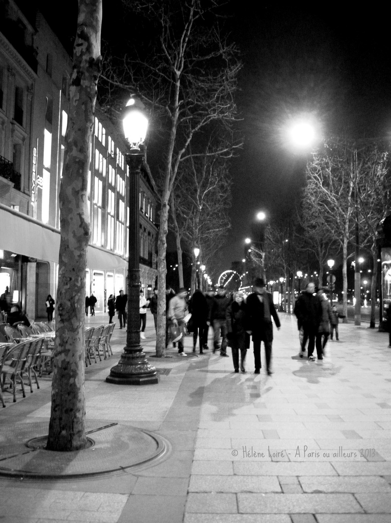 A walk on the Champs Elysées by parisouailleurs