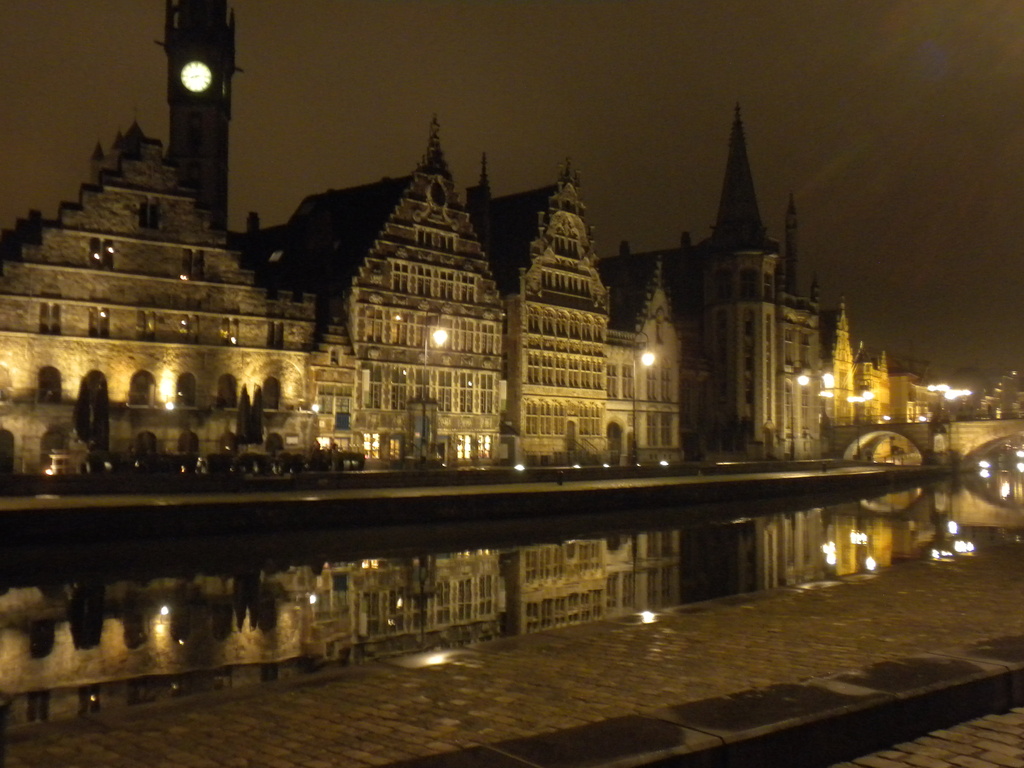 Ghent in the evening by bizziebeeme