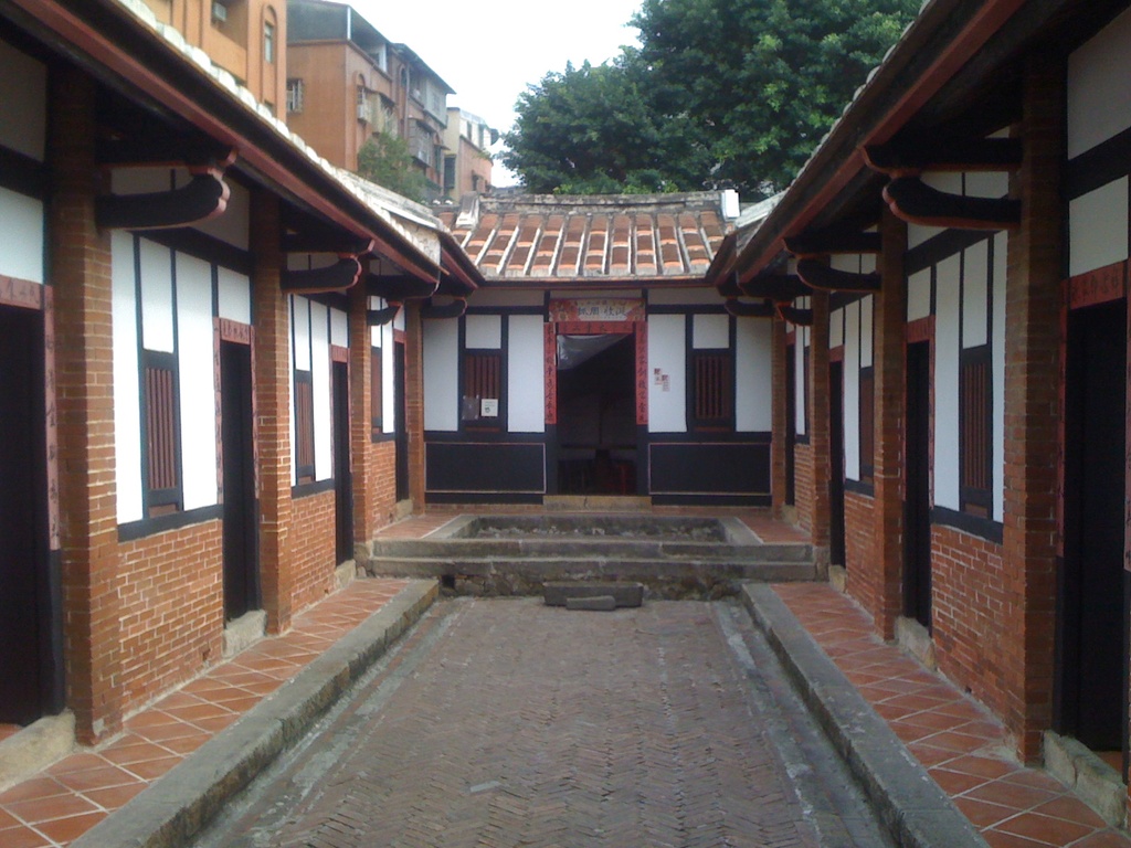 Inside The Luzhou Lee House by taiwandaily