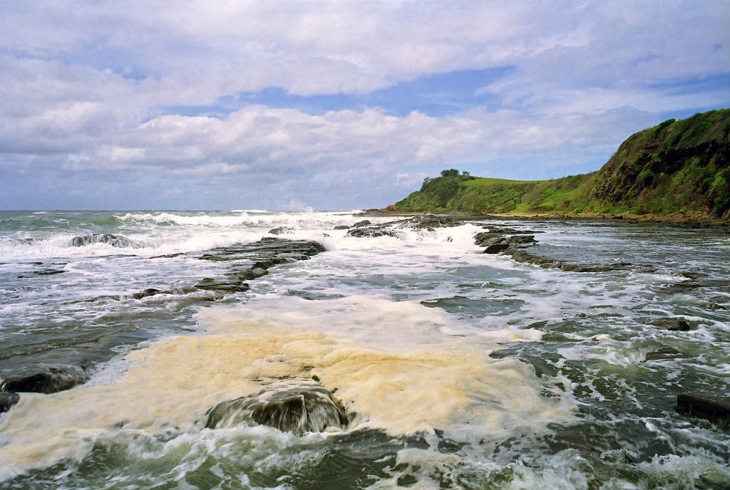 Waves and froth by peterdegraaff