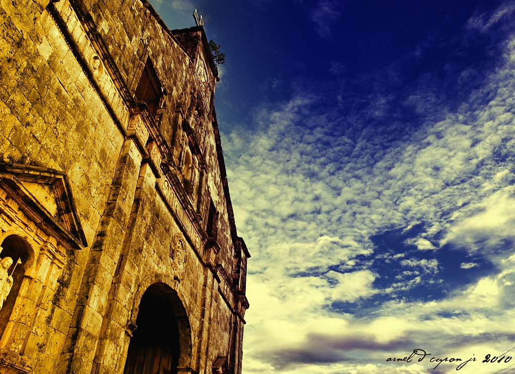 Bantayan Church by nellycious