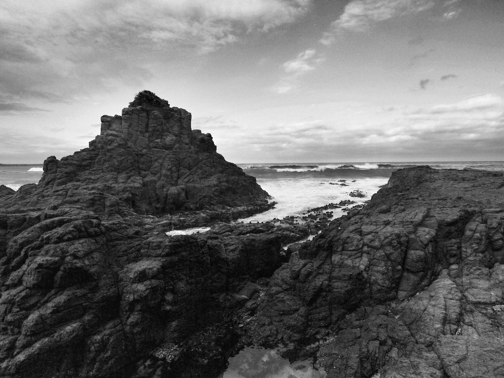 Rocky islet by peterdegraaff