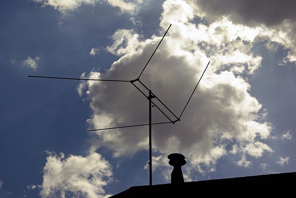 (Day 24) - Antenna  by cjphoto