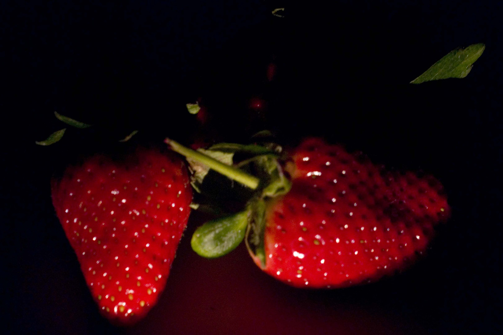 strawberries  by tracybeautychick
