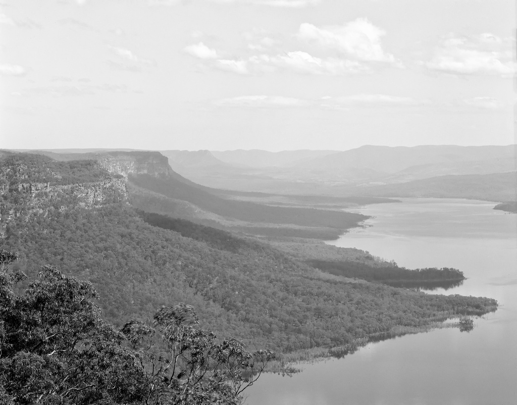 The Nattai walls by peterdegraaff