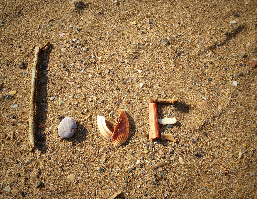Love on the beach by cocobella
