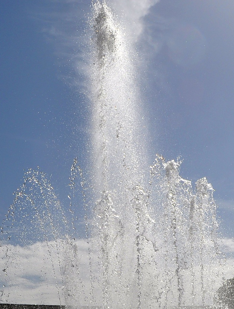 Fountain by philbacon